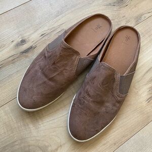 Frye Gray Suede Flats